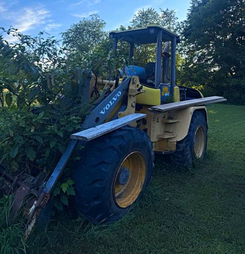 Volvo l45b wheel loader - wheel,
